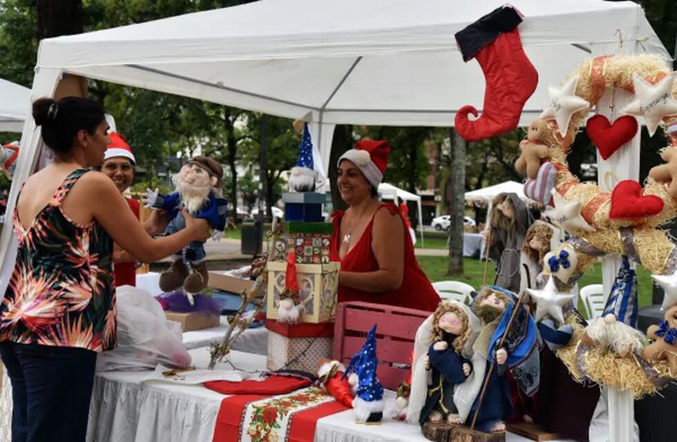 Feria de artesanos navideña.
