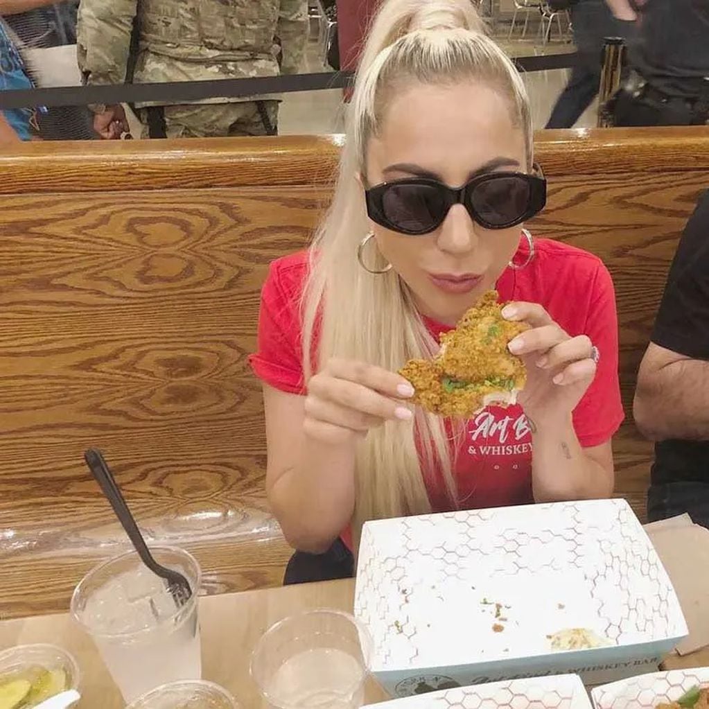 Lady Gaga a veces puede darse un gusto con las comidas