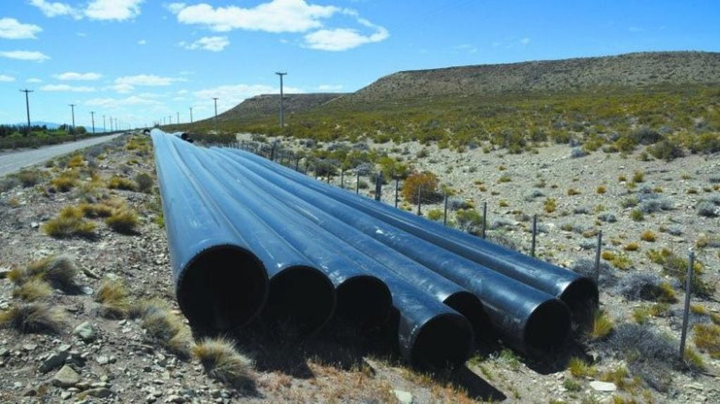 Caños de la obra de reponteciación.