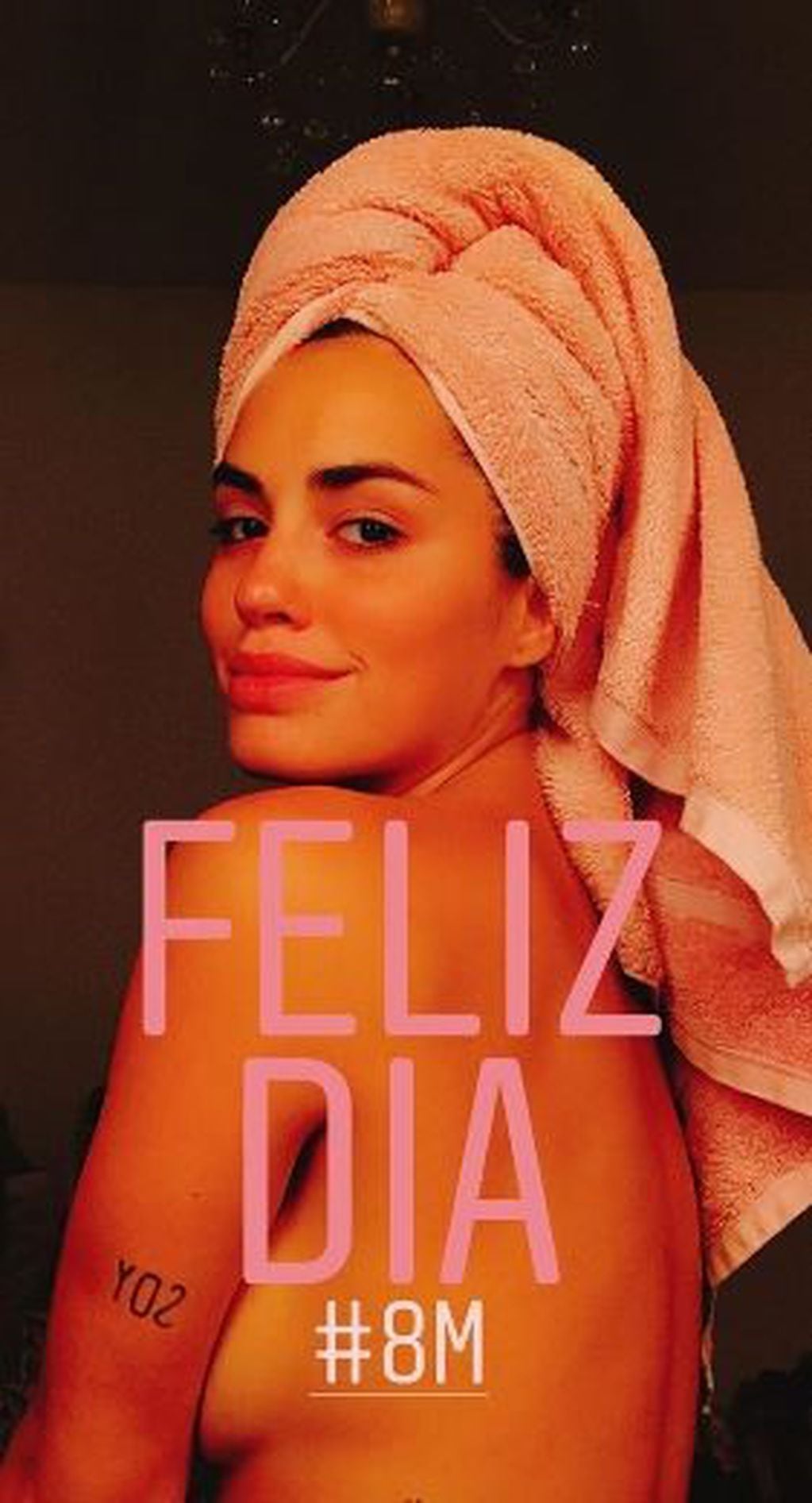 Lali Espósito levantó la temperatura con un desnudo al natural por el Día de la Mujer.