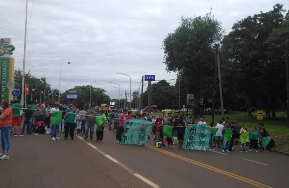 Diferentes organizaciones contaron el paso en la zona fronteriza de Iguazú.