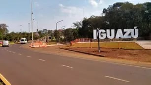 Solidaridad: donan terreno a jóvenes de Iguazú que se hicieron cargo de sus hermanitos menores
