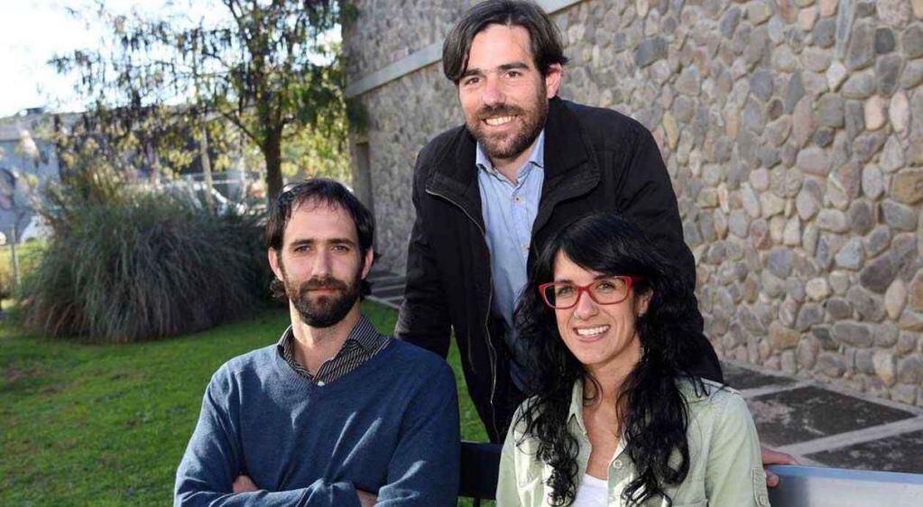 Apoyo. Del Caño (parado) vino a Córdoba a respaldar a los precandidatos del PTS, Javier Musso y Laura Vilchez. (Pedro Castillo)