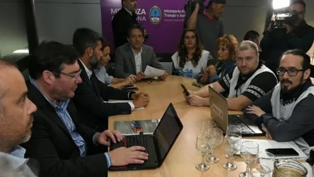 Gobierno de Mendoza y SUTE inician las paritarias 2020