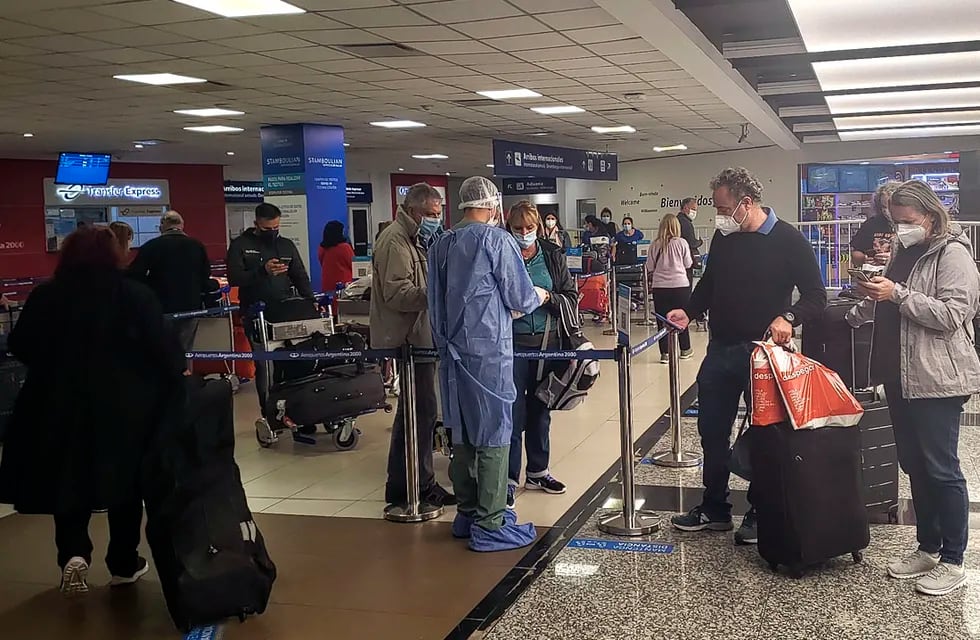 La paciente ingresó al país desde Estados Unidos a través del Aeropuerto Internacional Ministro Pistarini.