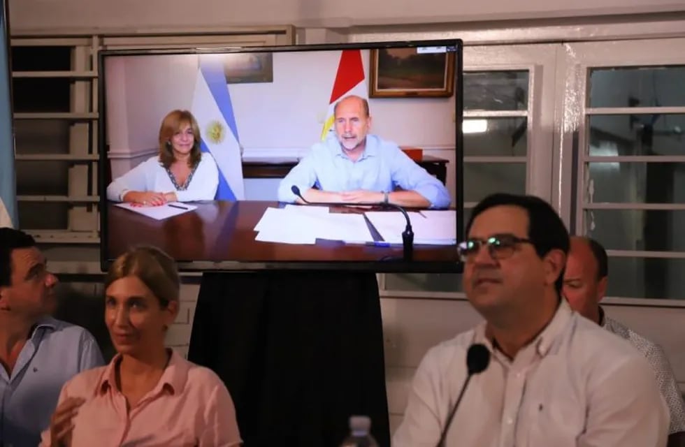 El gobernador Omar Perotti reabrirá el diálogo por videoconferencia para consensuar los límites de las autorizaciones. (@gobsantafe)