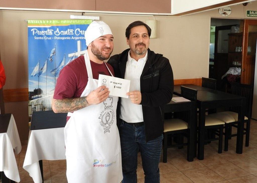 el chef Fernando Morán quién fue el ganador del Concurso Gastronómico