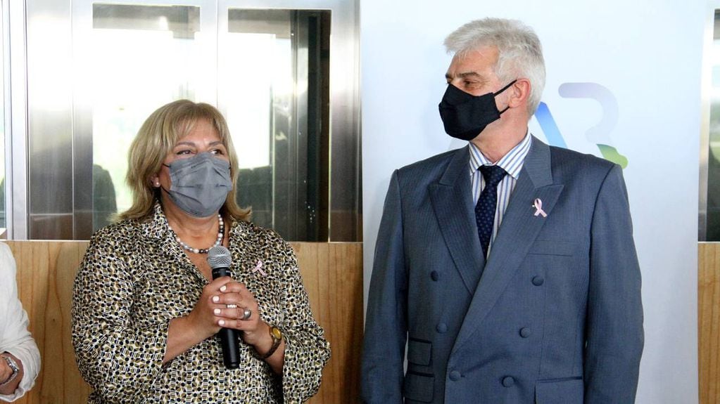 La ministra de Salud, Sonia Martorano, y el director del AIR, Eduardo Romagnoli