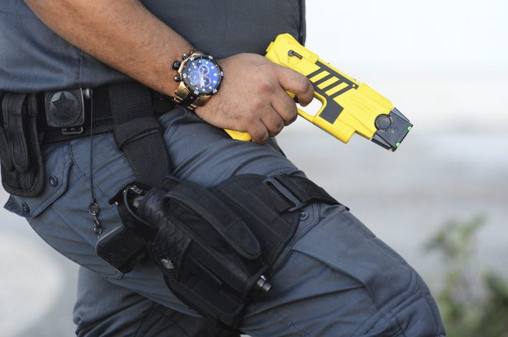 Pistola Taser. (WEB).