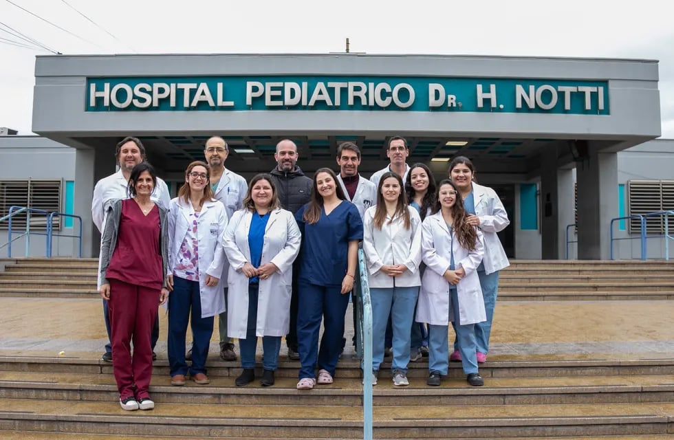 Médicos del Hospital Notti operaron a un niño con un método y tecnología nunca antes aplicada en provincias del interior del país.