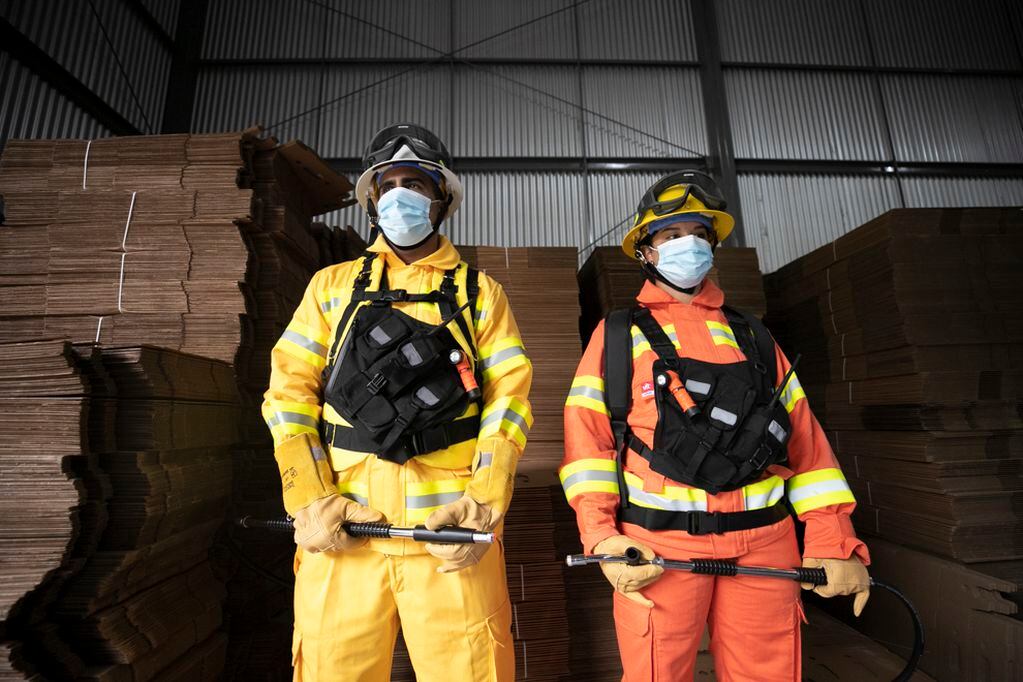 La Provincia entregó equipamiento de última generación a los bomberos voluntarios (Prensa Gobierno)
