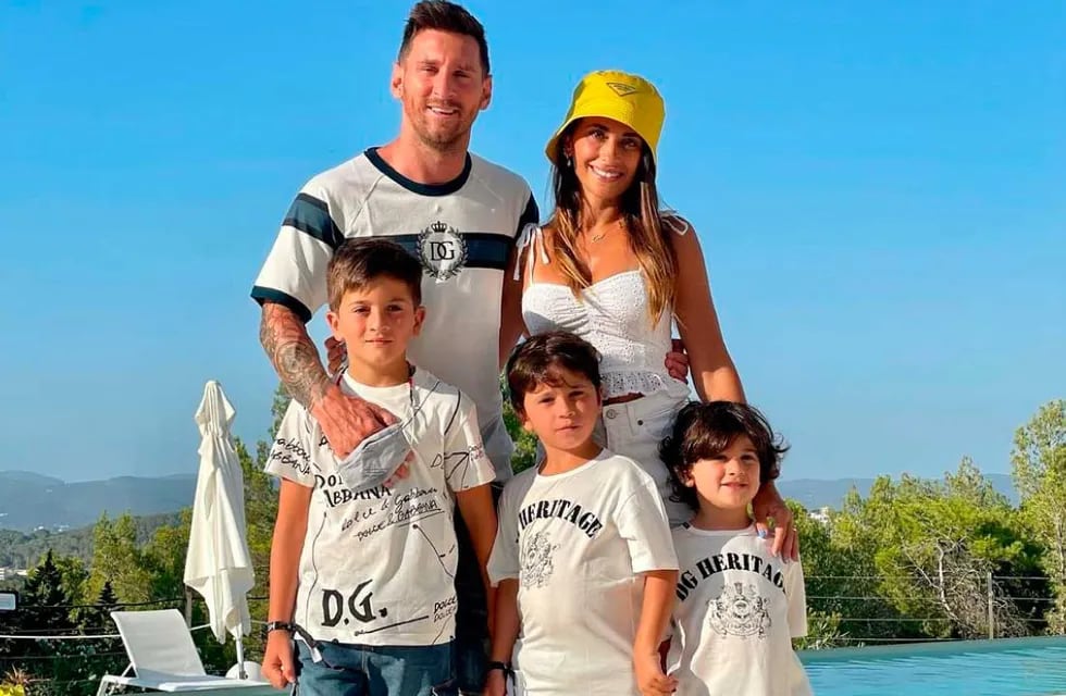 Messi, Antonella y sus tres hijos: Thiago, Mateo y Ciro. (Instagram Antonella Roccuzzo)