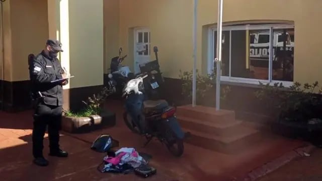 Guaraní: recuperan motocicleta robada escondida en una zona de yerbales