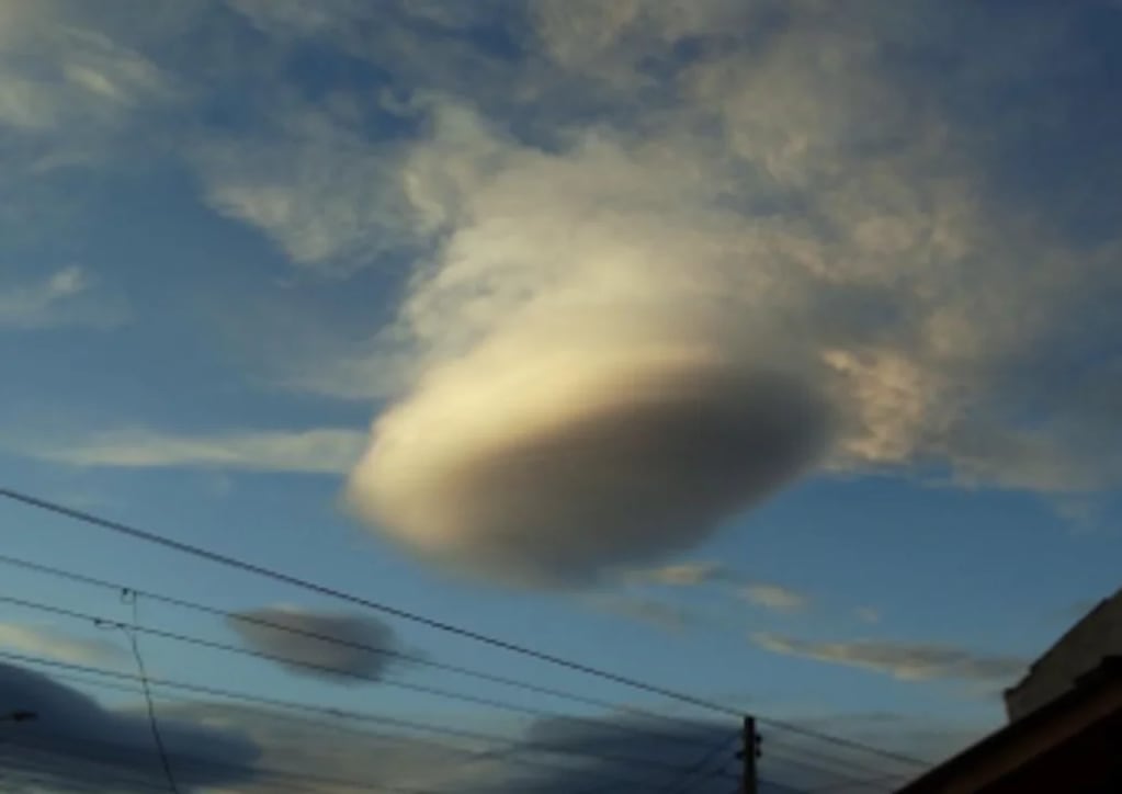 Las nubes extrañas que parecen ovnis en Chubut.