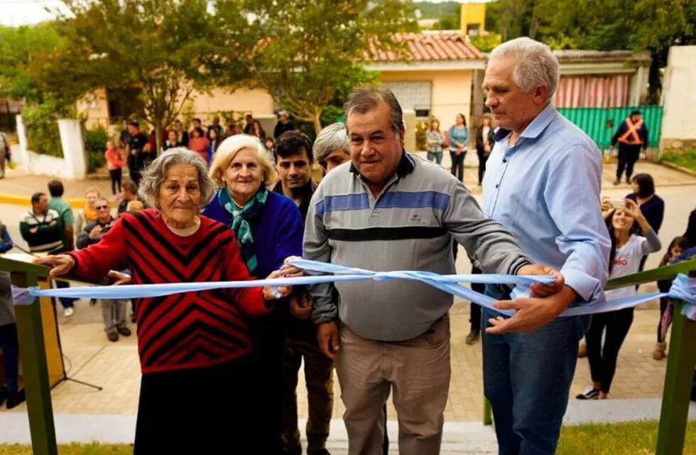 Omar Albanese inauguró una plaza en Río Ceballos