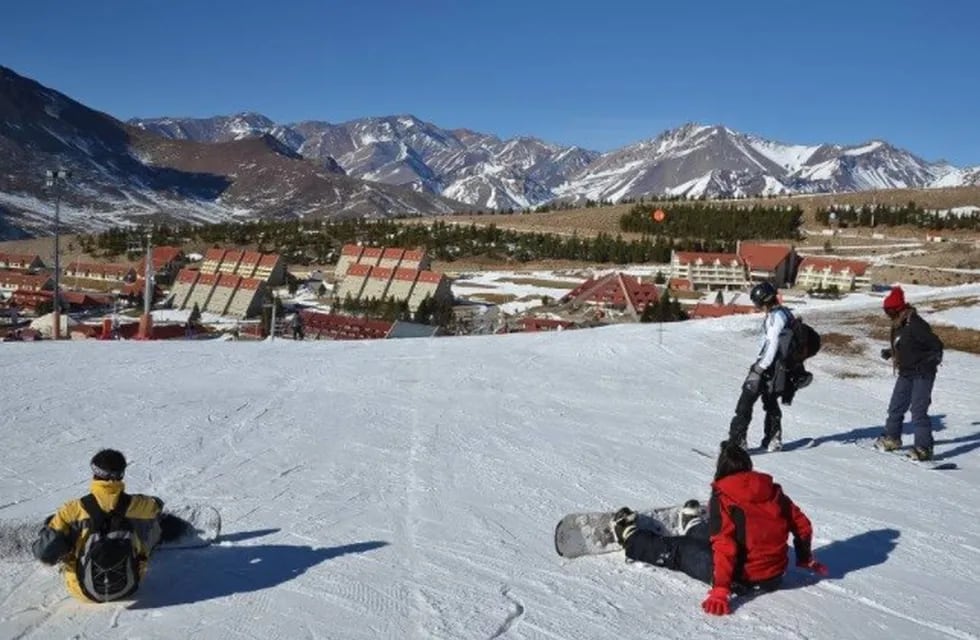 El Gobierno provincial ha tomado la decisión de no prorrogar la concesión del centro de esquí Los Penitentes a la sociedad que lo explotó todos estos años.