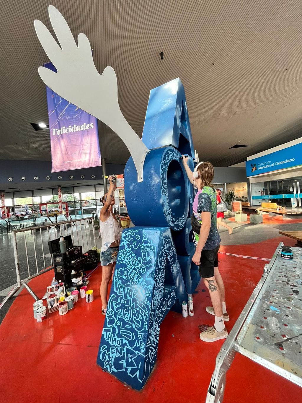 La Nueva Terminal tiene una nueva intervención artística para mostrar, la escultura de Amocba. (Gentileza)