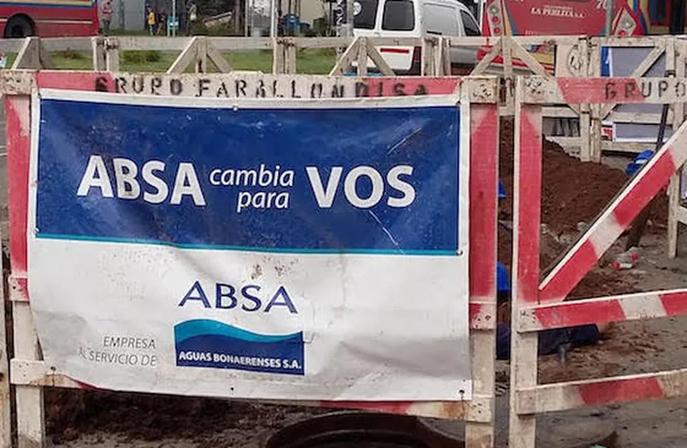 ABSA: La empresa no brindó el servicio de agua potable durante años a una familia de los Hornos.