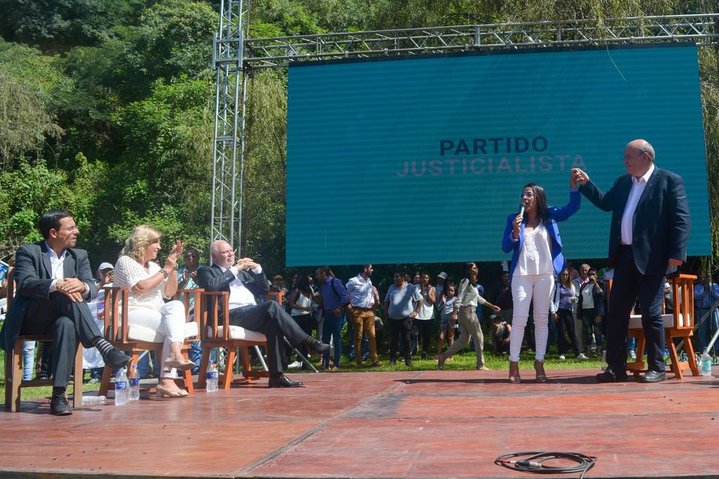 Rubén Rivarola y Carolina Moisés componen la fórmula gubernamental del Frente Justicialista para los comicios del 7 de mayo en Jujuy.