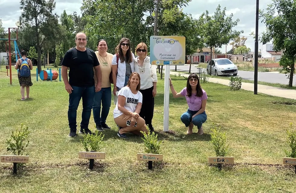 Tres Arroyos, Gestándonos en comunidad plantó árboles en la plaza del barrio Villa Italia