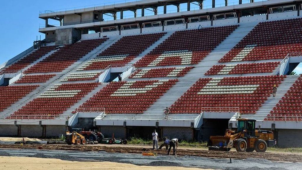 La Plata: Estudiantes firmó contratos por la iluminación y el techado del nuevo estadio