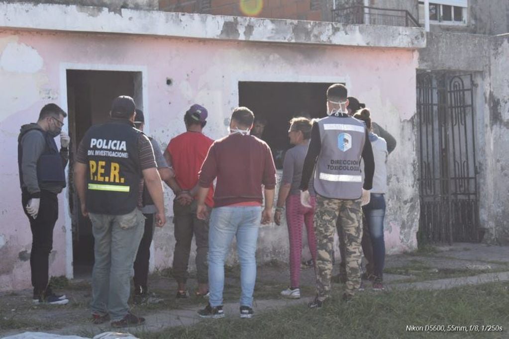 Allanamiento y detenidos por Narcomenudeo
Crédito: Policía de Gualeguaychú