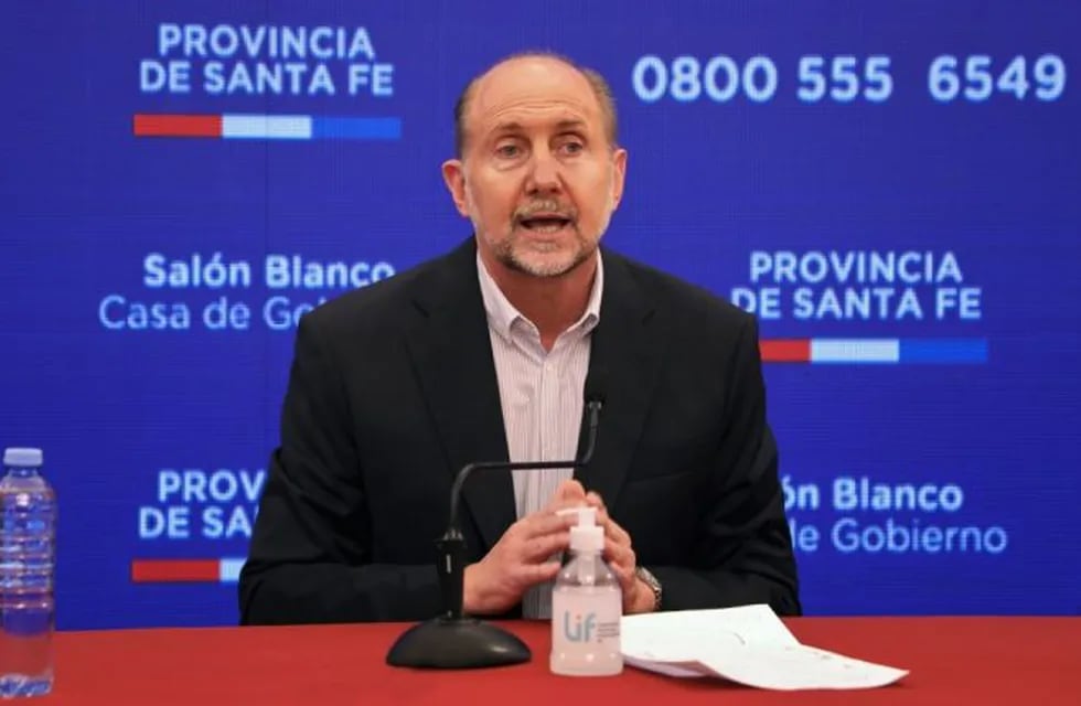 Perotti anunció que desde el lunes podrán reabrir los comercios minoristas y mayoristas de Rosario y Santa Fe (Gobierno de Santa Fe)