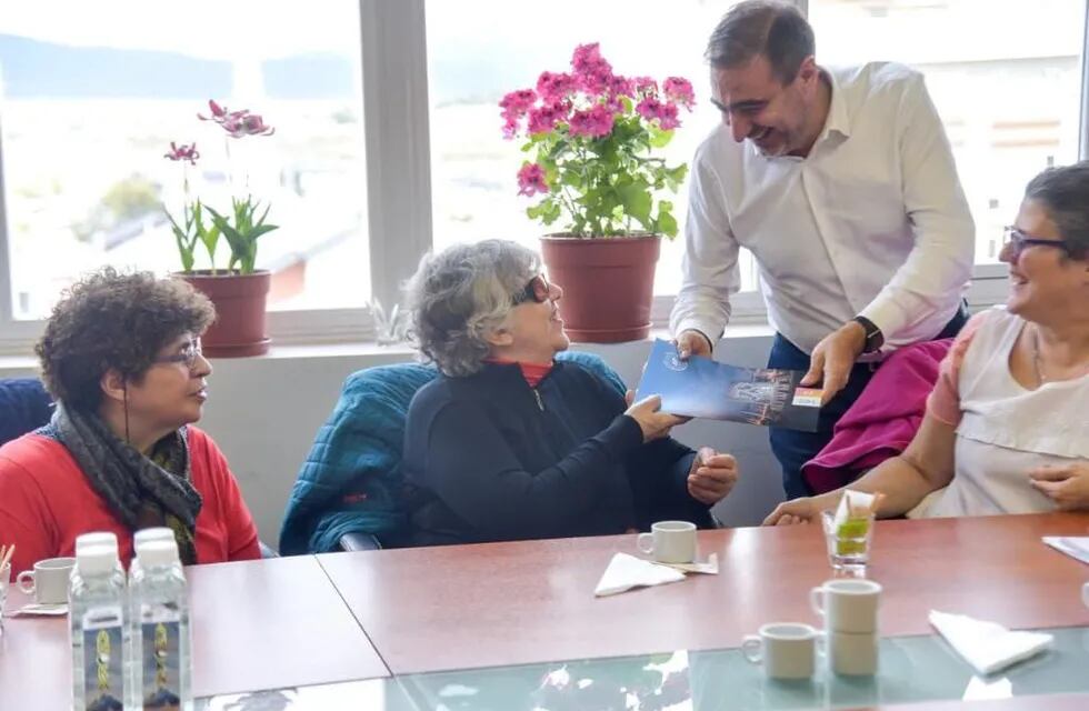 Realizarán transcripción de la Carta Orgánica en braille y editarán videos con lenguaje de señas