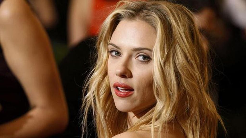 Scarlett Johansson impactó en las redes