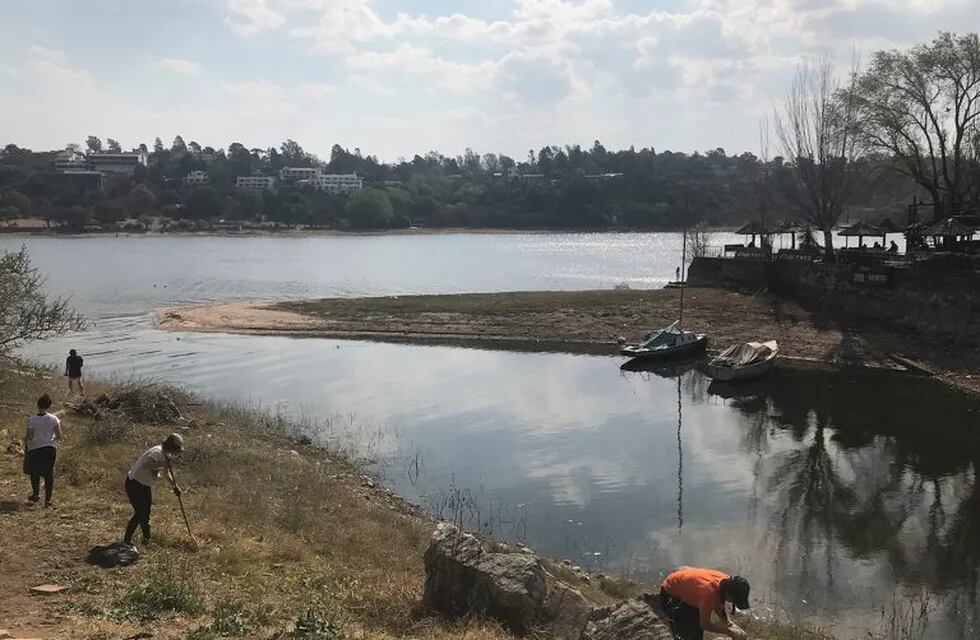 Limpieza del Lago San Roque