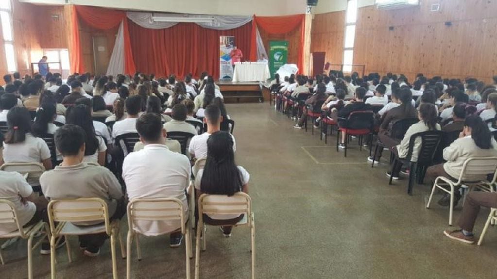 Los alumnos de un colegio de Iguazú votaron por la Selva Misionera.