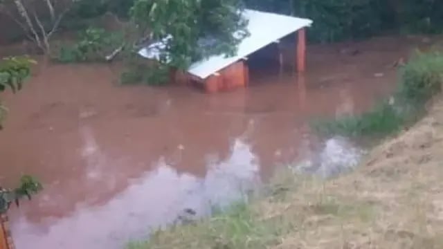 Inundaciones y evacuaciones en Puerto Iguazú