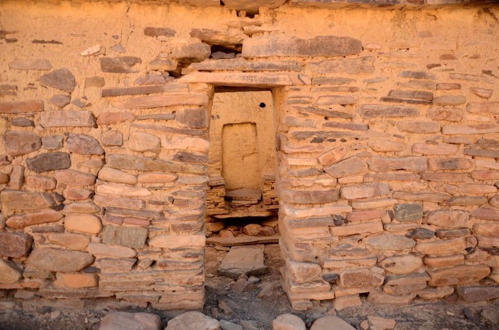 El arqueólogo salteño Christian Vitry sostiene que sería en realidad una unión de las culturas incaica e hispana.