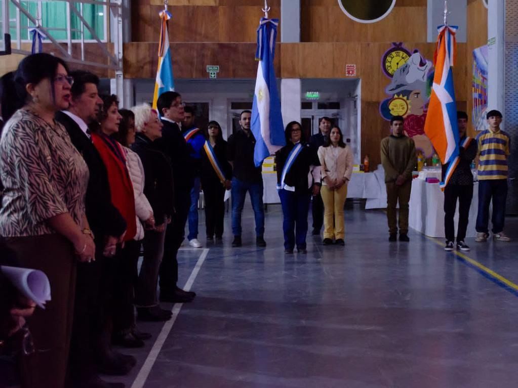 El Centro Secundario Educativo N°15 festejó sus 50 aniversario en Ushuaia