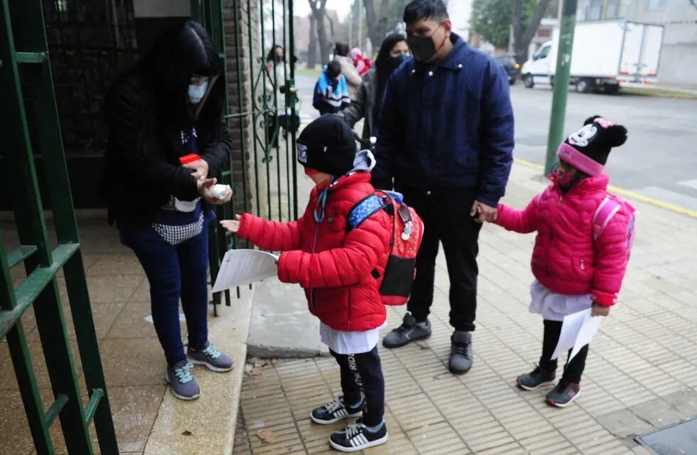 Millones de alumnos regresaron a clases presenciales en provincia de Buenos Aires tras las vacaciones de invierno.