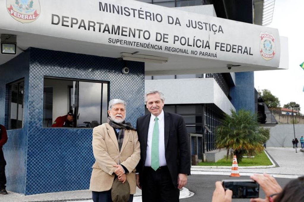 Alberto Fernández junto al exministro de Relaciones Exteriores Celso Amorin. (EFE)