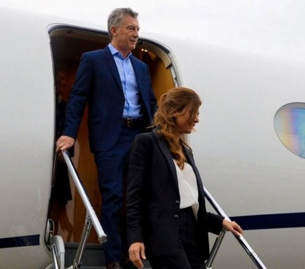 Juliana Awada y Mauricio Macri, a su arribo a Jujuy hoy al mediodía.