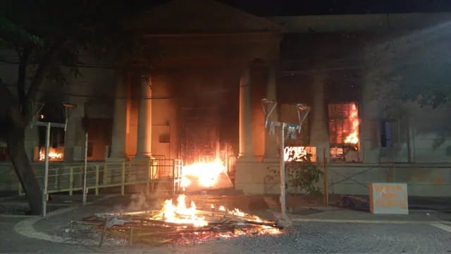 Incendio en la Legislatura de Mendoza