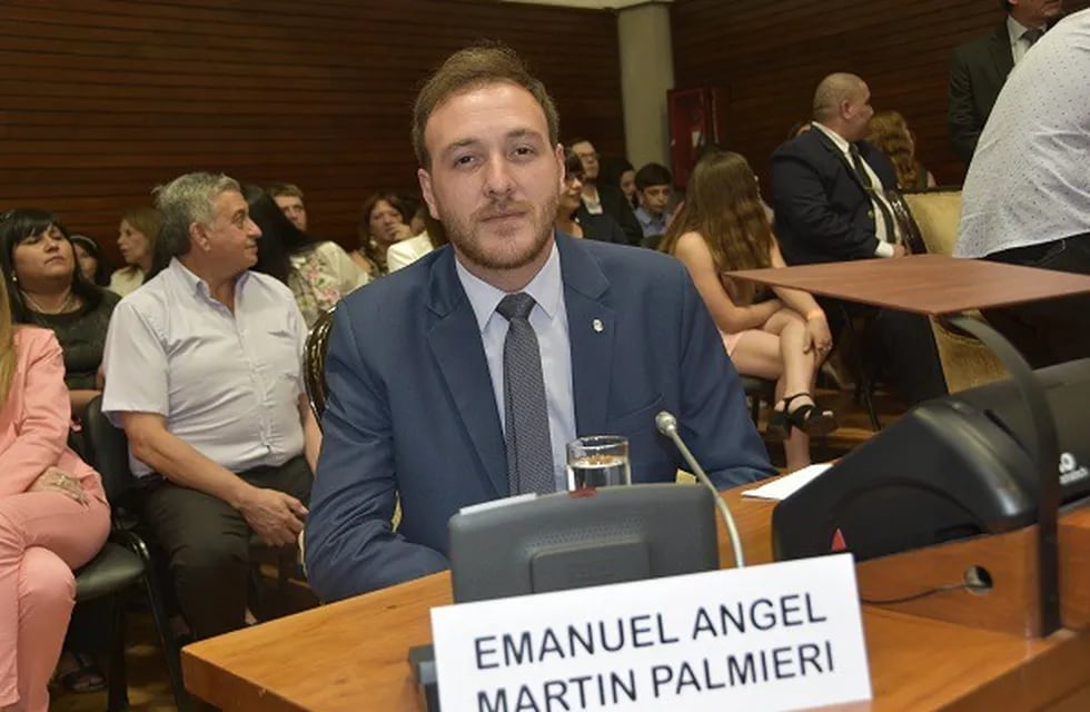 El diputado Emanuel Martín Palmieri, del espacio Juntos Por Jujuy, asegura que la reforma constitucional "no tiene otro objetivo más que la reelección del gobernador”.