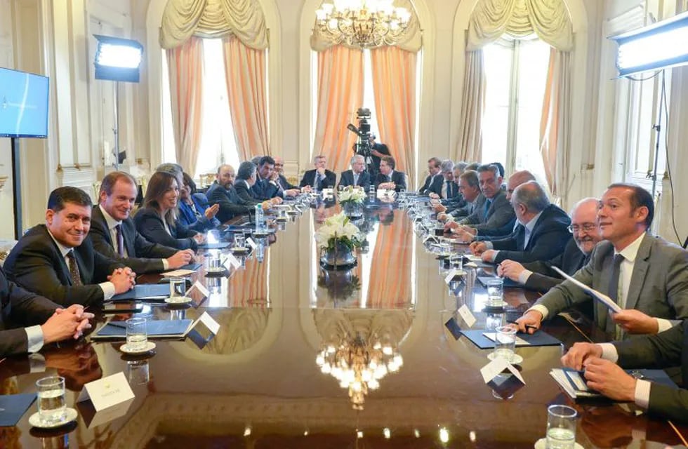 Reunión de Mauricio Macri, con gobernadores de las provincias argentinas en la Casa Rosada. (DPA)