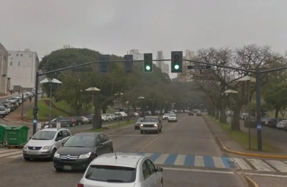 El accidente ocurrió en Belgrano y Santa Fe. (Street View)