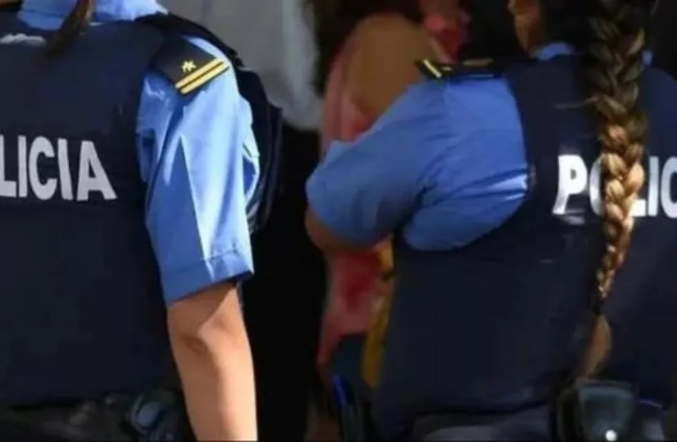 Una policía chubutense le salvó la vida a una mujer con maniobras de RCP.