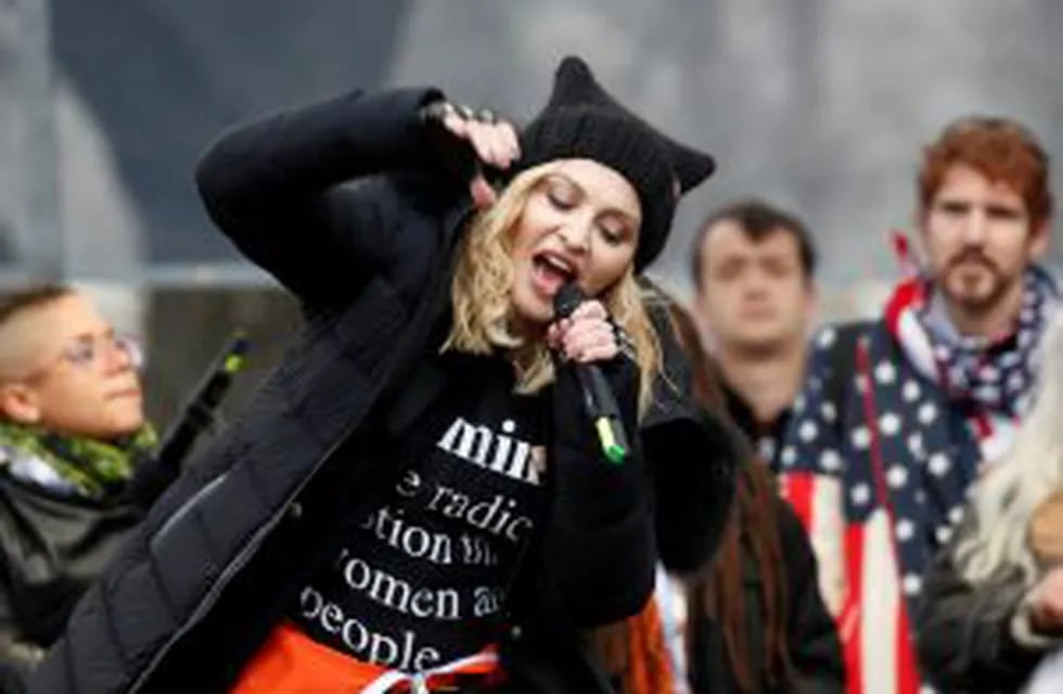 Madonna performs at the Women's March in Washington U.S., January 21, 2017. REUTERS/Shannon Stapleton     TPX IMAGES OF THE DAY Washington eeuu madonna marcha de las mujeres contra la asuncion del nuevo presidente protesta contra el presidente electo esta
