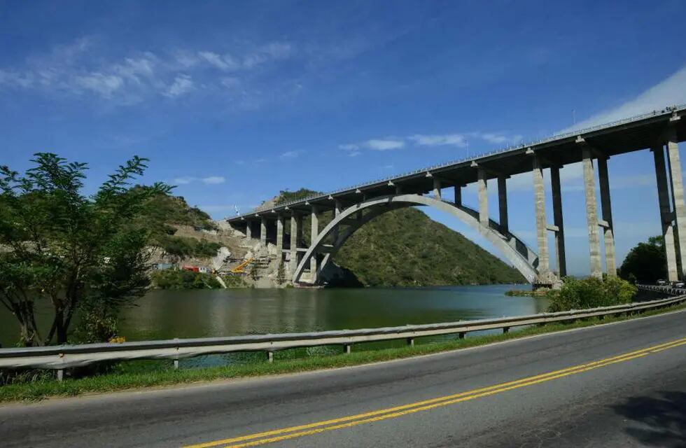 Puente José Manuel de la Sota. (Nicolás Bravo / La Voz).
