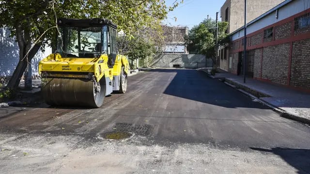 Renuevan el asfalto de calle Güiraldes