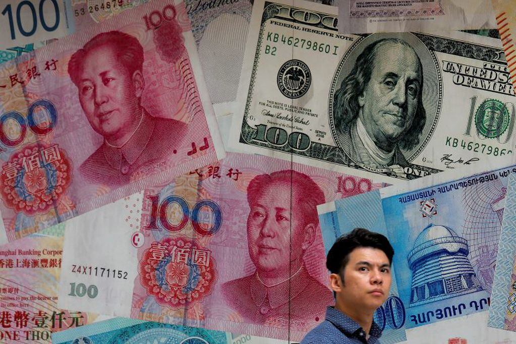 La cotización de dólar y del yuan están en el eje de la guerra comercial entre Estados Unidos y China. Crédito: REUTERS/Thomas White/Illustration/File Photo/File Photo.