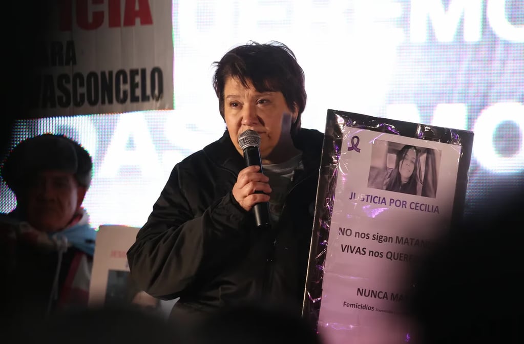 Gloria Romero enfrentó a los manifestantes que piden la libertad de Emerenciano Sena.