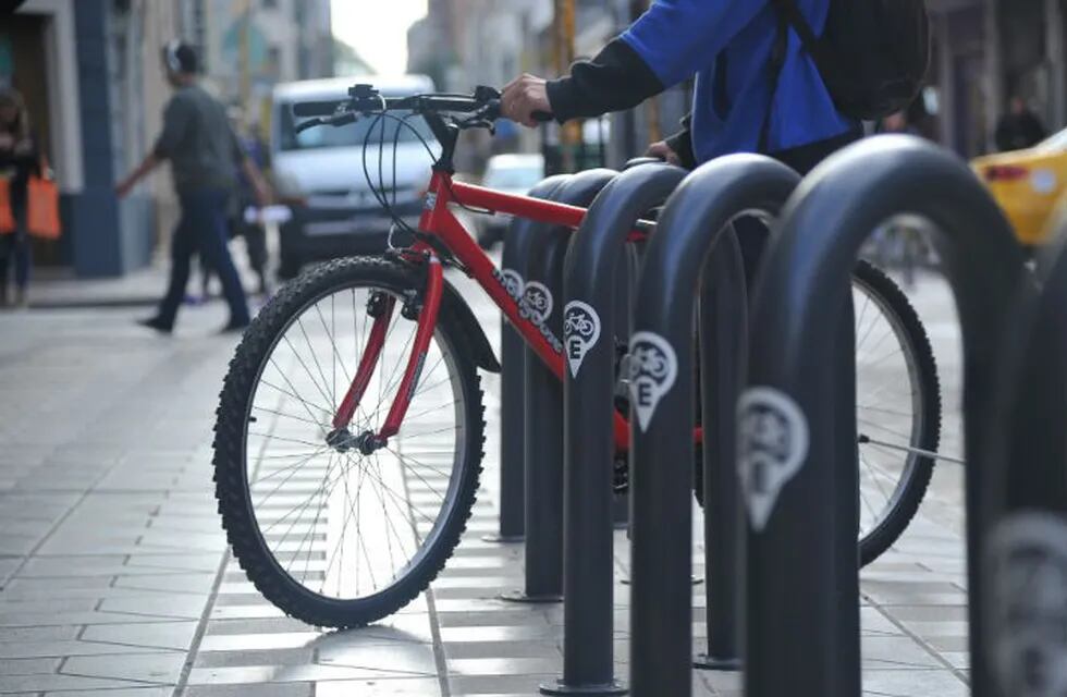 El proyecto busca la creación del estacionamiento gratuito en espacios públicos.