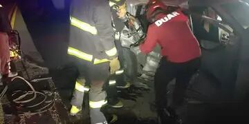 Bomberos impresionados con el accidente en Córdoba donde murieron los cuatro mendocinos.