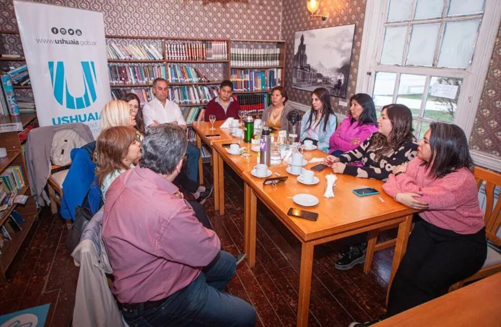 La Municipalidad se reunió con candidatos a embajadores de Ushuaia